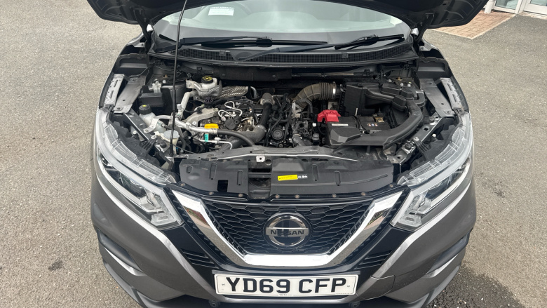 Nissan Qashqai 1.3 DiG-T Acenta Premium 5dr Petrol Hatchback